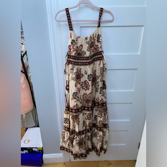 FARM Rio Aura Floral Sand Sleeveless Midi Dress - Picture 4 of 11